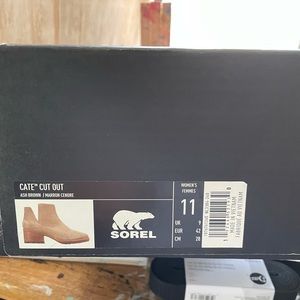 Sorel boots size 11, never worn